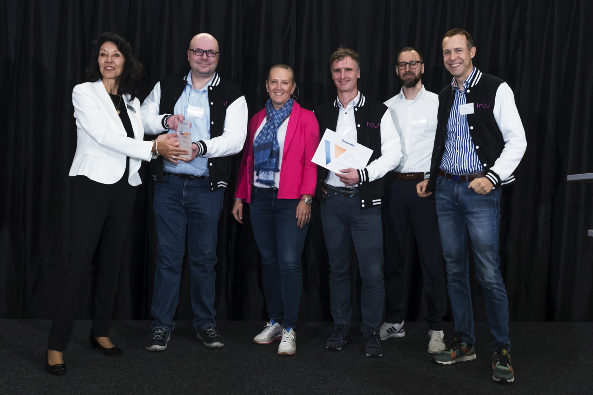 Von rechts nach links: Moderator, Martin Lauff, Saskia Kohlhaas, Daniel Guelzow, Christian Unger, Dr. Michael Reichel